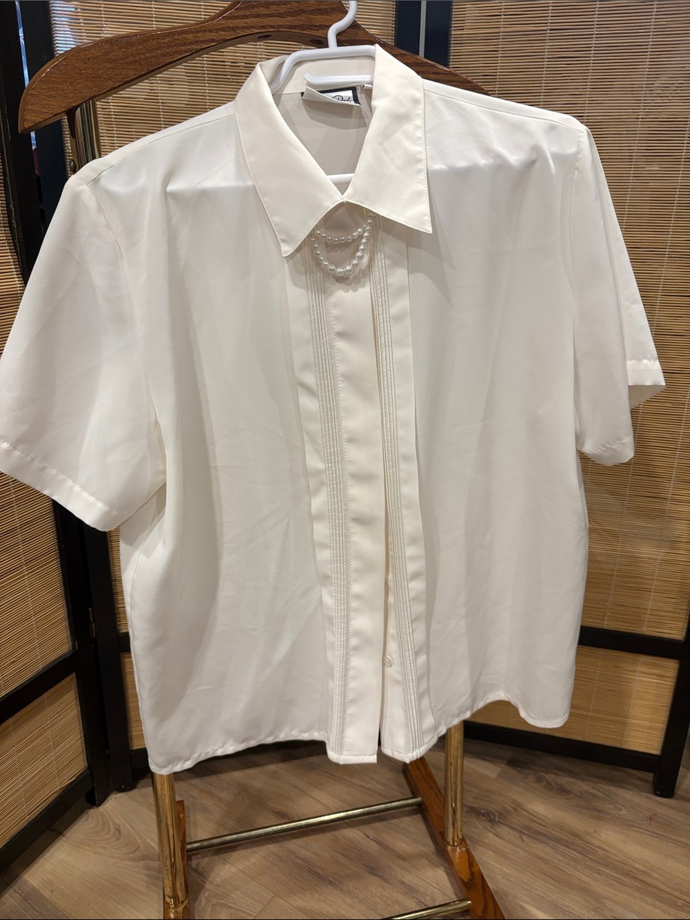 Vintage White Short-Sleeve Dress Shirt with pearl necklace
